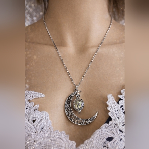 Jewelry - ❤️❤️Beautiful half moon ball Long silver color necklace! 🌙
